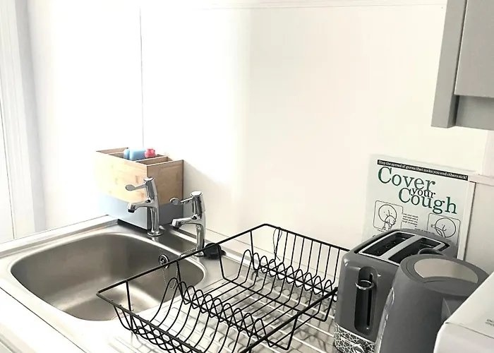 Hyland Apartment By Citynest